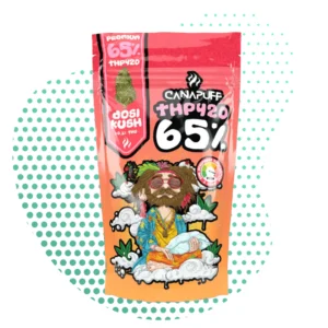 Sachet premium Canapuff de fleur THP420 Dosi Kush 65%, avec illustration d'un hippie méditant sur des nuages de fumée et un bourgeon de cannabis vert visible.